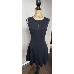 Esley Black Sleeveless Fit and Flare Dress Excellent condition‎ Size M